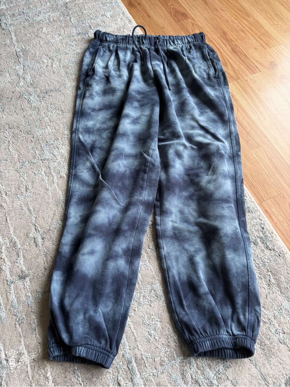 Old Navy Tie-Dye Jogger Sweatpants in Navy and Light Gray